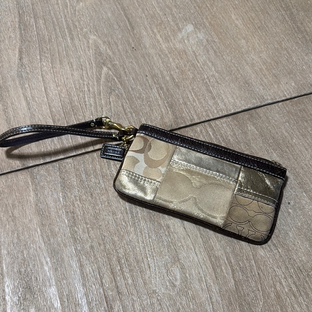 Vintage Coach Gold and Brown Clutch wristlet with Signature Monogram - Picture 5 of 5